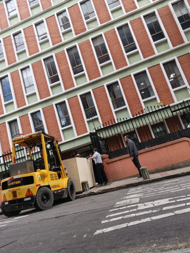 Alquiler de Montacargas en Bogotá +57 313 464 1795