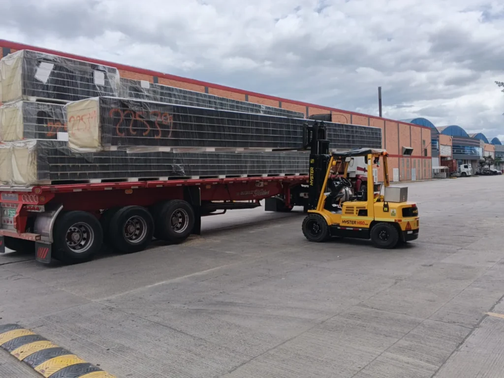 Alquiler de montacargas por día en Bogotá +57 313 464 1795