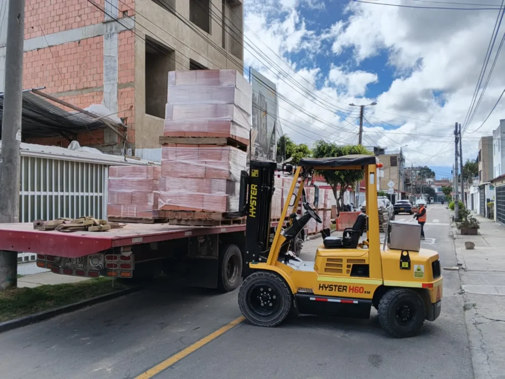 Nosotros | MONTACARGAS MORAN 24-7 SAS