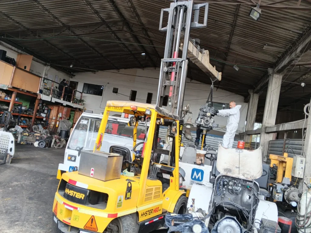 Alquiler de montacargas por día en Bogotá +57 313 464 1795